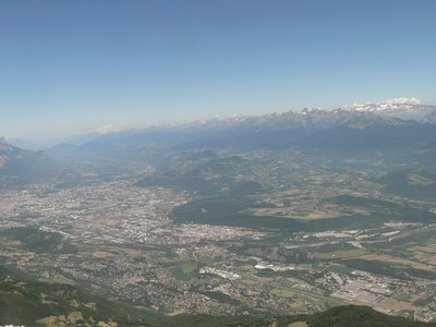 La plaine de Grenoble, les Aples et le Mont Blanc au fond vu du pic saint Michel, Vercors, Isre, France