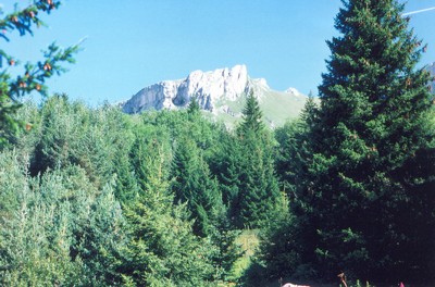 La chaine du Vercors vu du sentier Gobert, Isre, France